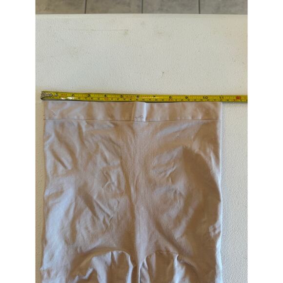 Spanx Higher Power Short Mid-Thigh Body Shaper Sz M Nude Soft Beige High Waisted - Picture 5 of 5